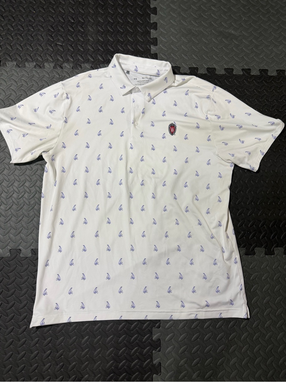 Men's Under Armour White Sailboat Print Polo Shirt XL University of Wisconsin